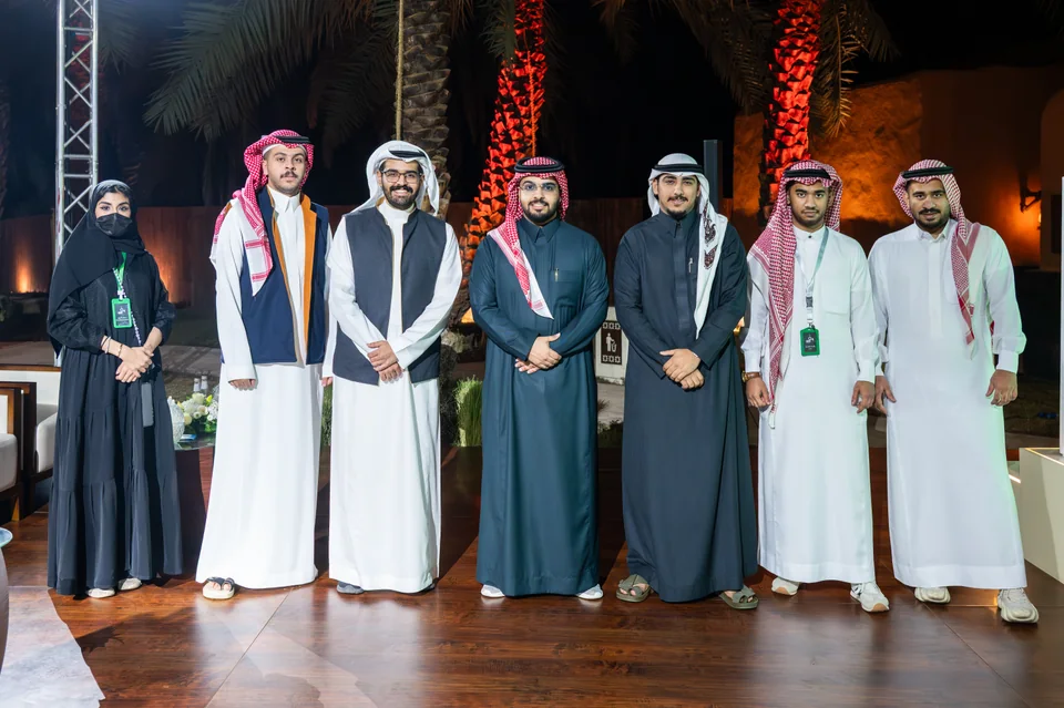 صورة جماعية لفريق سويق والمشاركين